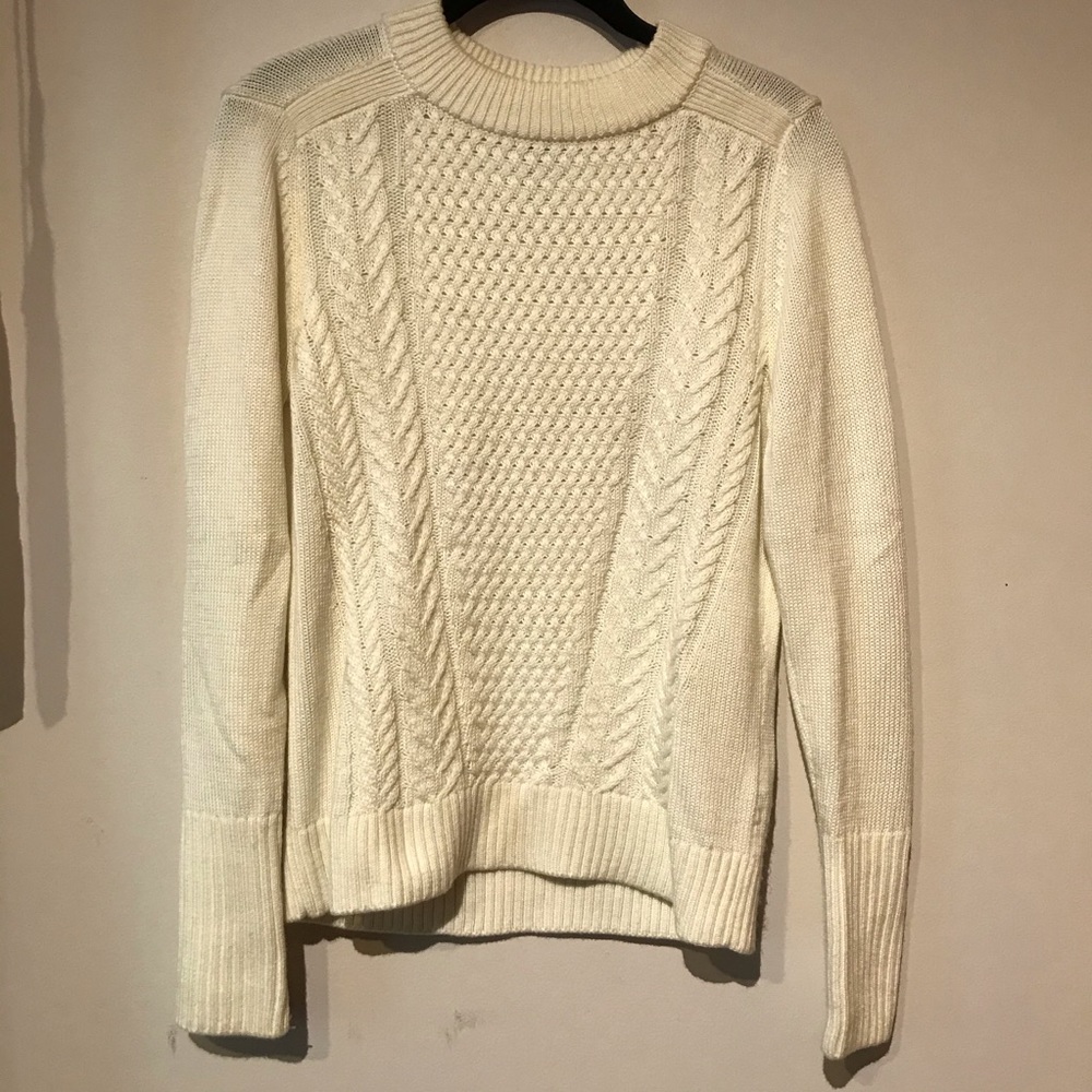 White HM cable knit sweater